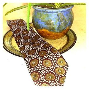 Hunting Horn Classic red & cream necktie